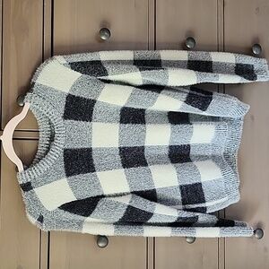 Buffalo Plaid Sweater Size Small